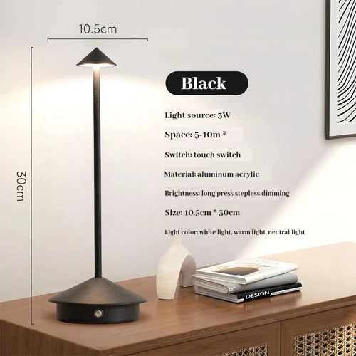 Skanto | Elegant oppladbar metallbordlampe