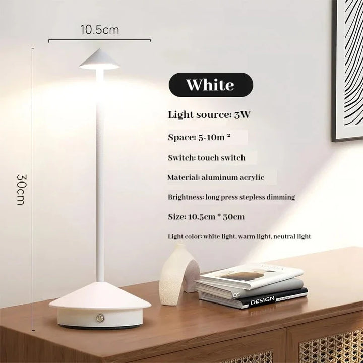 Skanto | Elegant oppladbar metallbordlampe