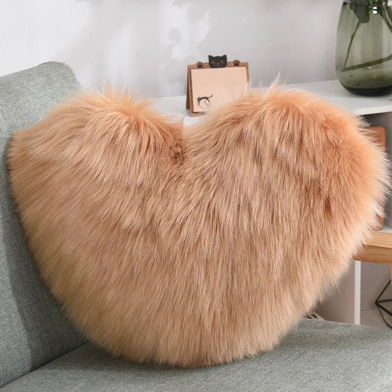 Myk hjerteformet fluffy sofa pute i myk polyester | Skanto