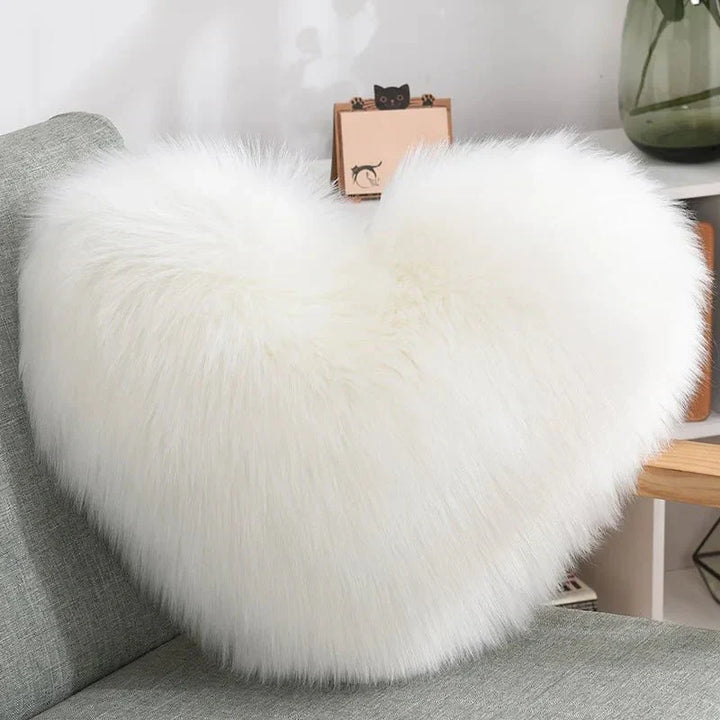 Myk hjerteformet fluffy sofa pute i myk polyester | Skanto