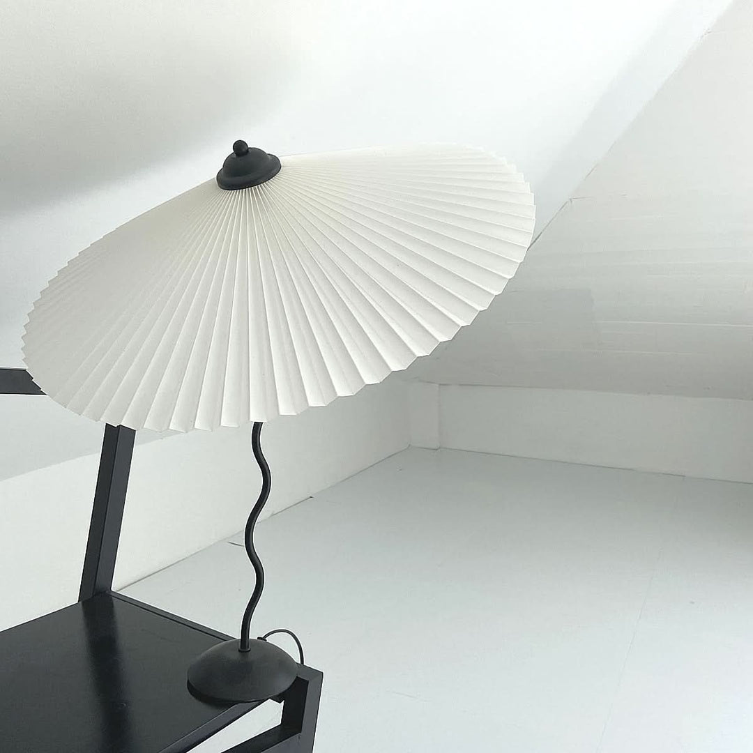 Skanto | Squiggle Paraply Bordlampe – Moderne Twirl Design med Krom Finish