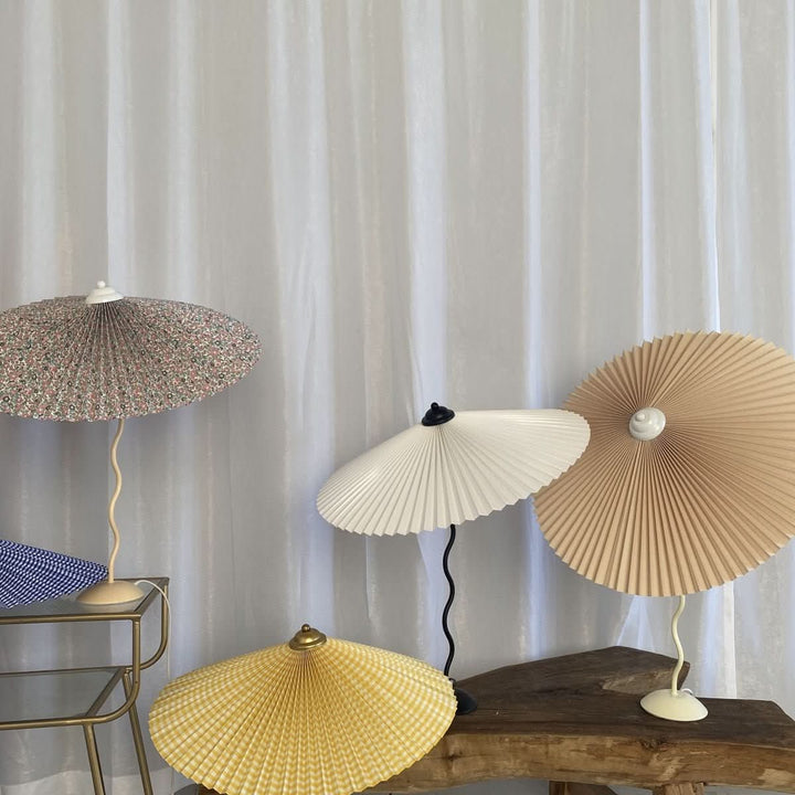 Skanto | Squiggle Paraply Bordlampe – Moderne Twirl Design med Krom Finish