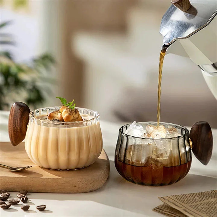 Stripet varmebestandig silikonglass kaffekopp med trekant | Skanto