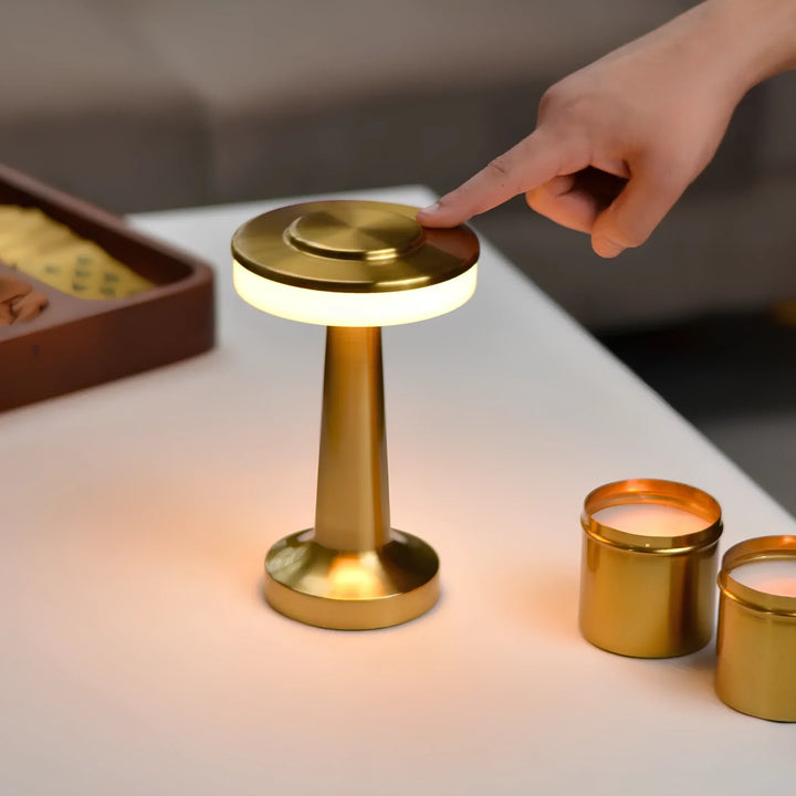 Skanto | Trådlampe med oppladbart LED lys