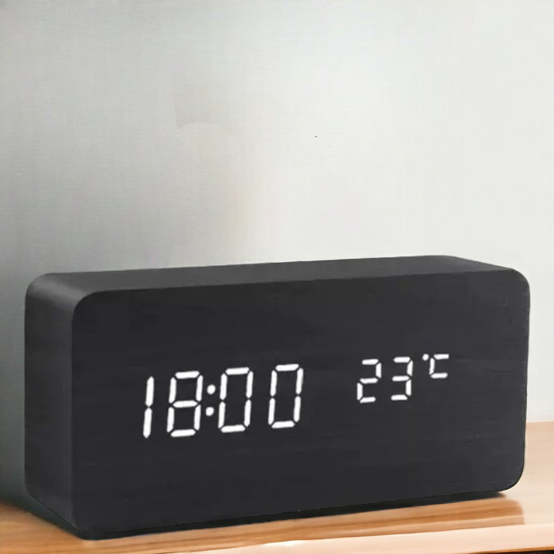 Skanto | Digitalt Tre Alarmklokke – Moderne Teknologi med Tidløst Tre Design