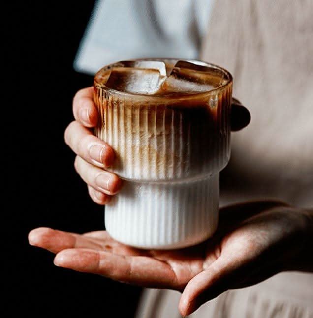 Skanto | Ribbet Glass Iskaffe & Te Krus
