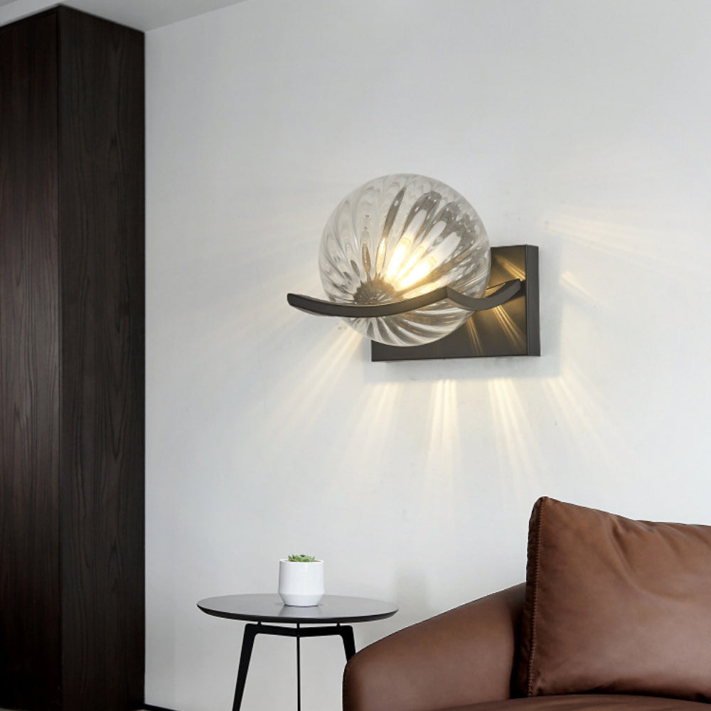 Skanto | Elegant LED Vegglampe Glasskonstruksjon og Koselig Atmosfære