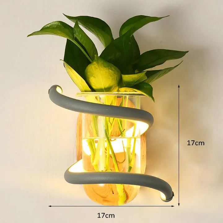 Skanto | VASELUX – Tre vegglampe med integrert LED og dekorativ vase
