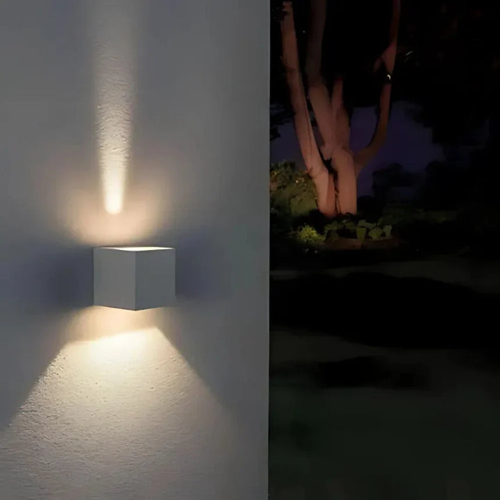 Skanto | Vegglampe Svart Aluminium Justerbar Kubus LED