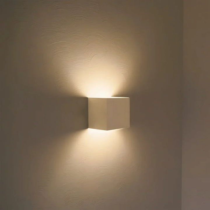 Skanto | Vegglampe Svart Aluminium Justerbar Kubus LED