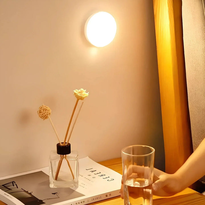 Skanto | Oppladbar bevegelsessensor LED-lampe | Energisparende, USB-oppladbar og ideell for ganger, trapper, garderober og skap