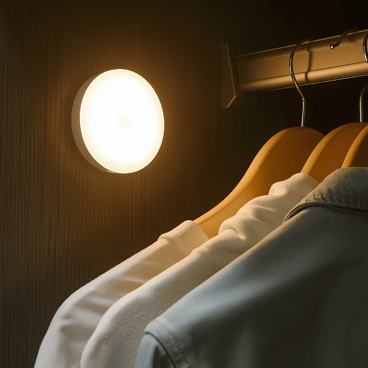 Skanto | Oppladbar bevegelsessensor LED-lampe | Energisparende, USB-oppladbar og ideell for ganger, trapper, garderober og skap