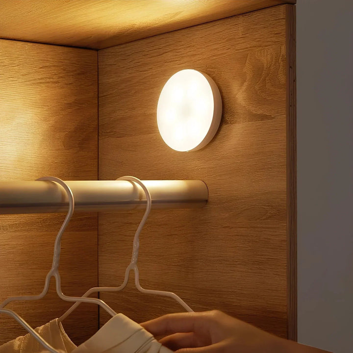 Skanto | Oppladbar bevegelsessensor LED-lampe | Energisparende, USB-oppladbar og ideell for ganger, trapper, garderober og skap