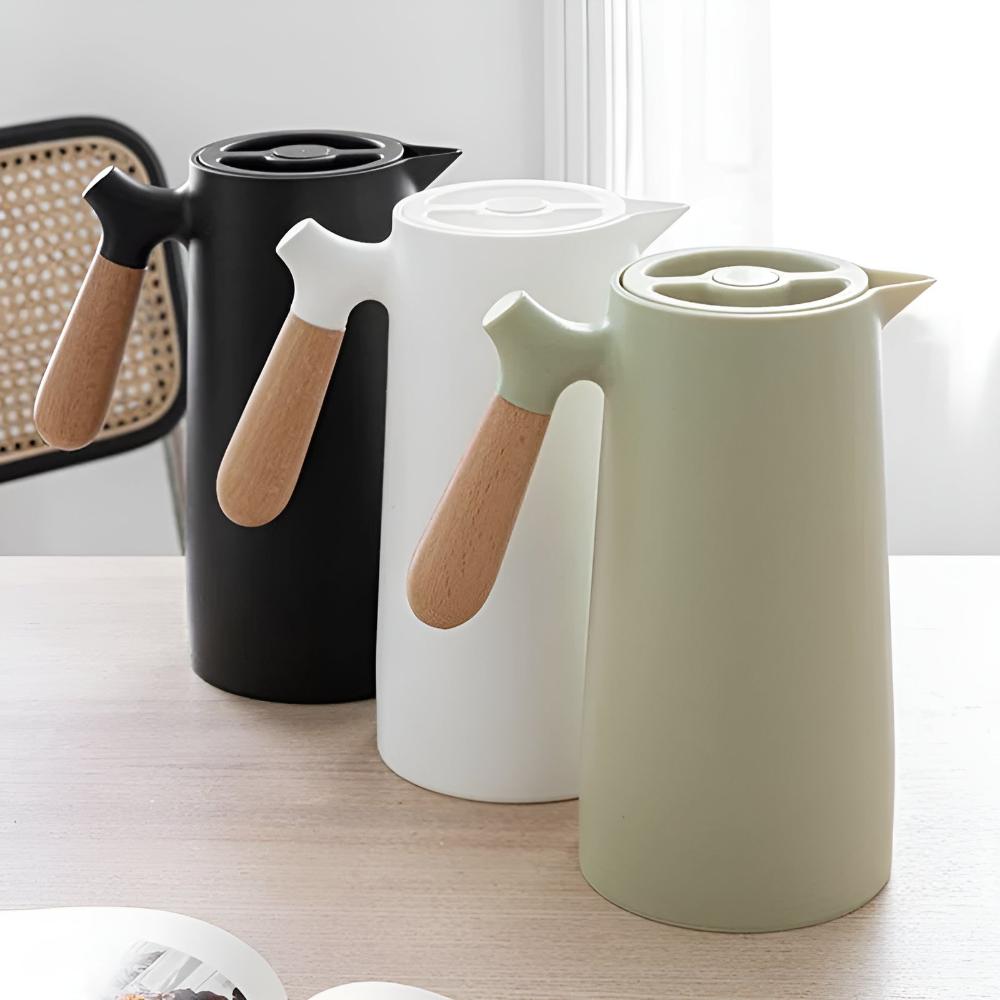 Skanto | VetroLux – Elegant dobbeltvegg glass karaffel med trehåndtak for varme og kalde drikker