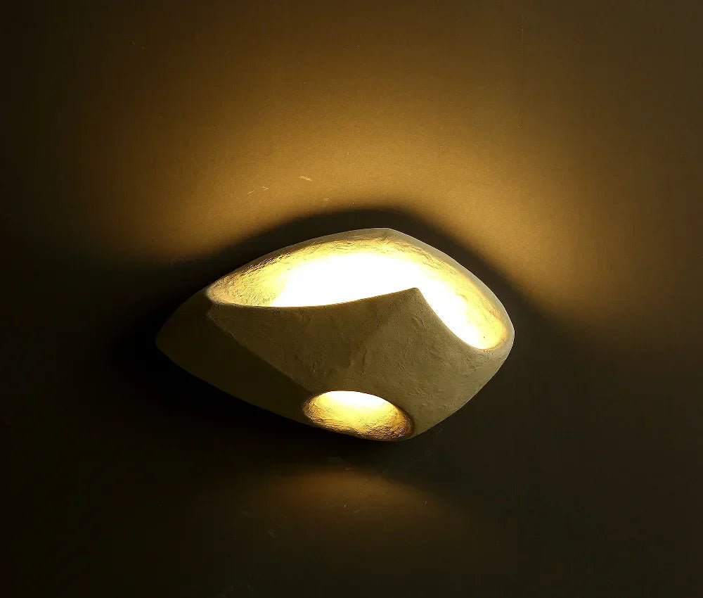 Skanto | Minimalistisk Vegglampe med Wabi-Sabi Estetikk