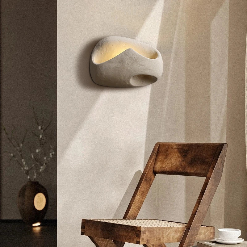 Skanto | Minimalistisk Vegglampe med Wabi-Sabi Estetikk