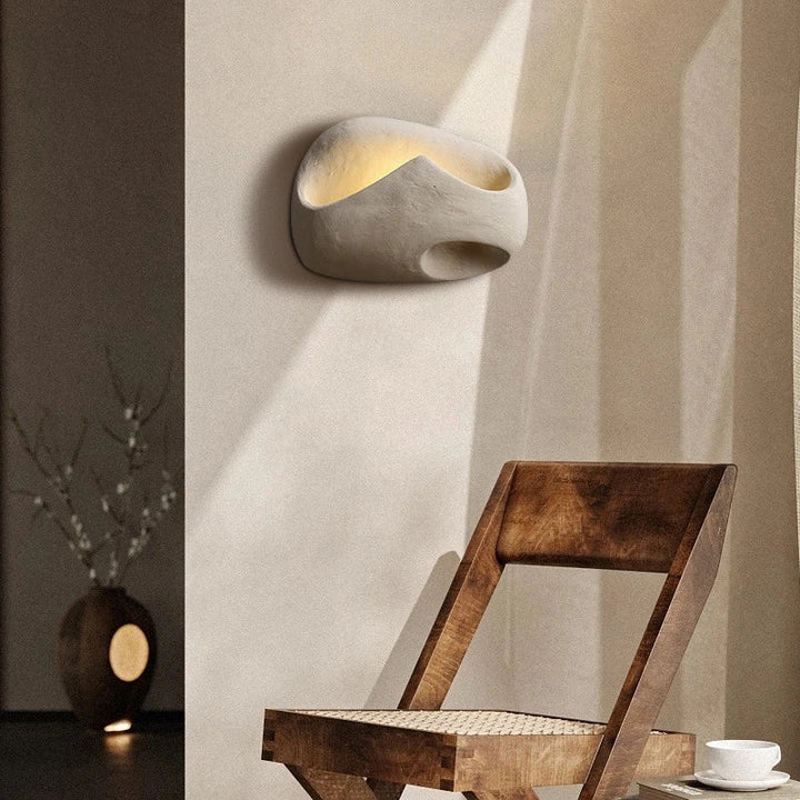Skanto | Minimalistisk Vegglampe med Wabi-Sabi Estetikk