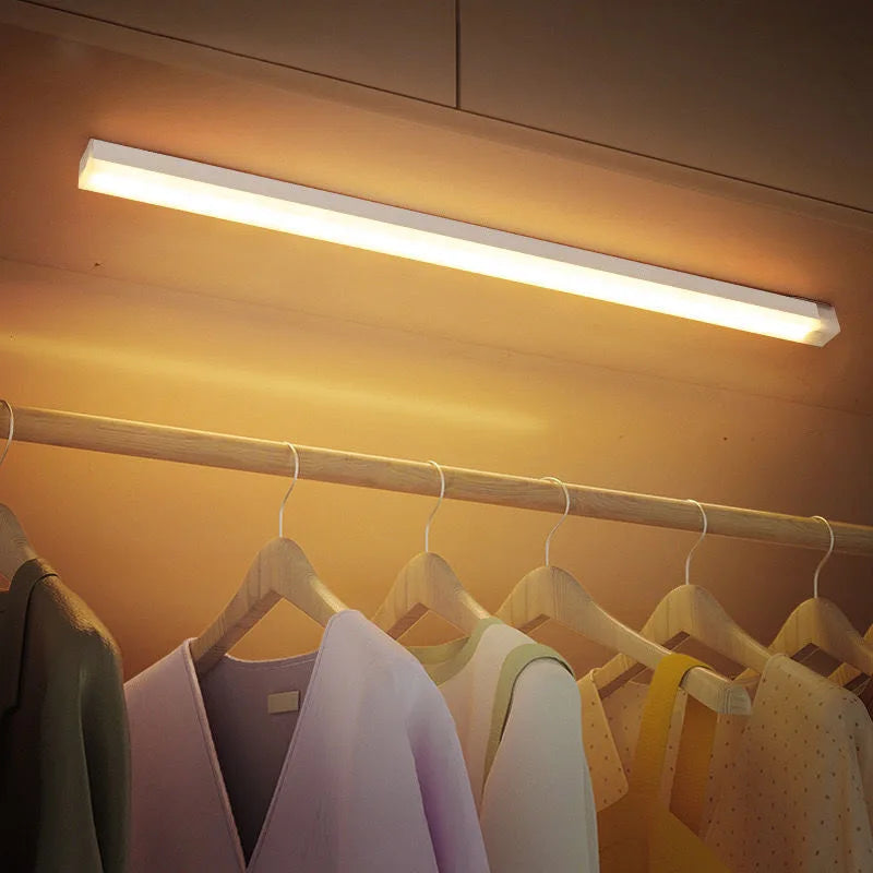 Frendorf | Trådlampe med LED og bevegelsessensor - SmartGlow