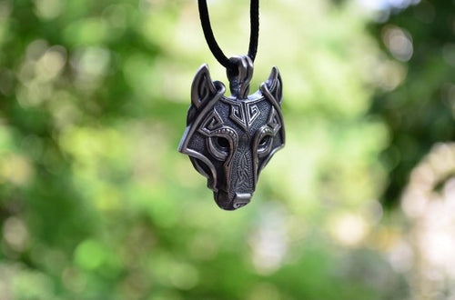 Norse Wolf Head Necklace - Gratis frakt! | Skanto