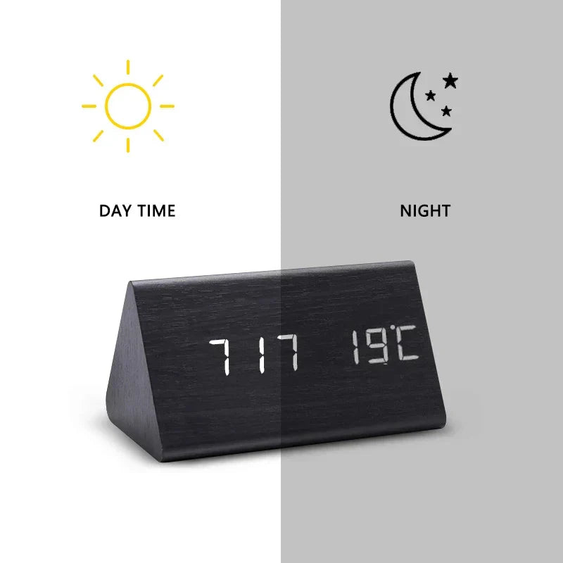 Skanto | Tre LED-klokke med stemmestyring - EcoClock