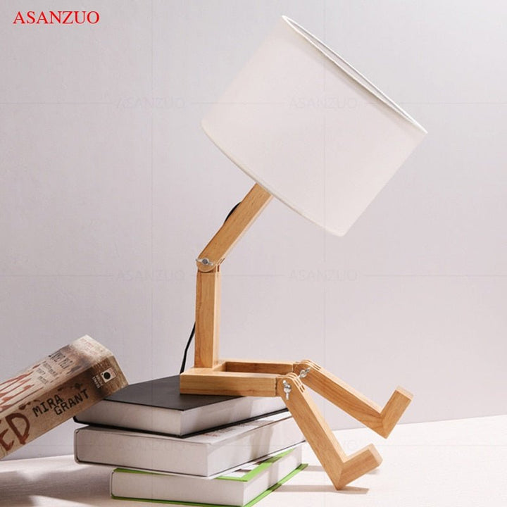 Skanto | Wood Boy Shape LED Skrivebord Lampe Skrivebord Ornament