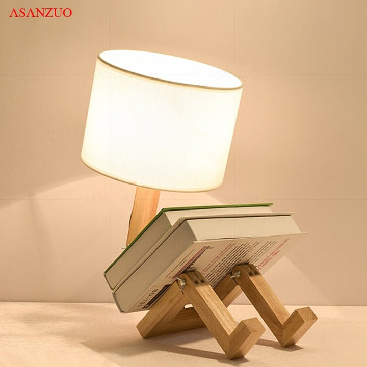 Skanto | Wood Boy Shape LED Skrivebord Lampe Skrivebord Ornament