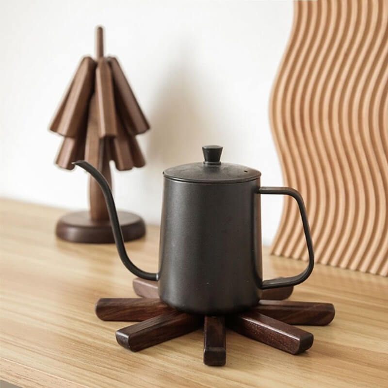 Skanto | WOODLIA – Elegant valnøtt bordbrikker for moderne og stilige måltider
