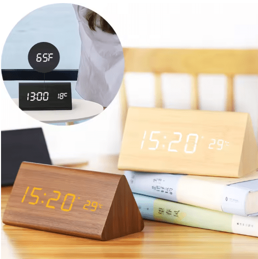 Skanto | AMBIWOOD – Stemmestyrt LED-klokke med minimalistisk tresdesign